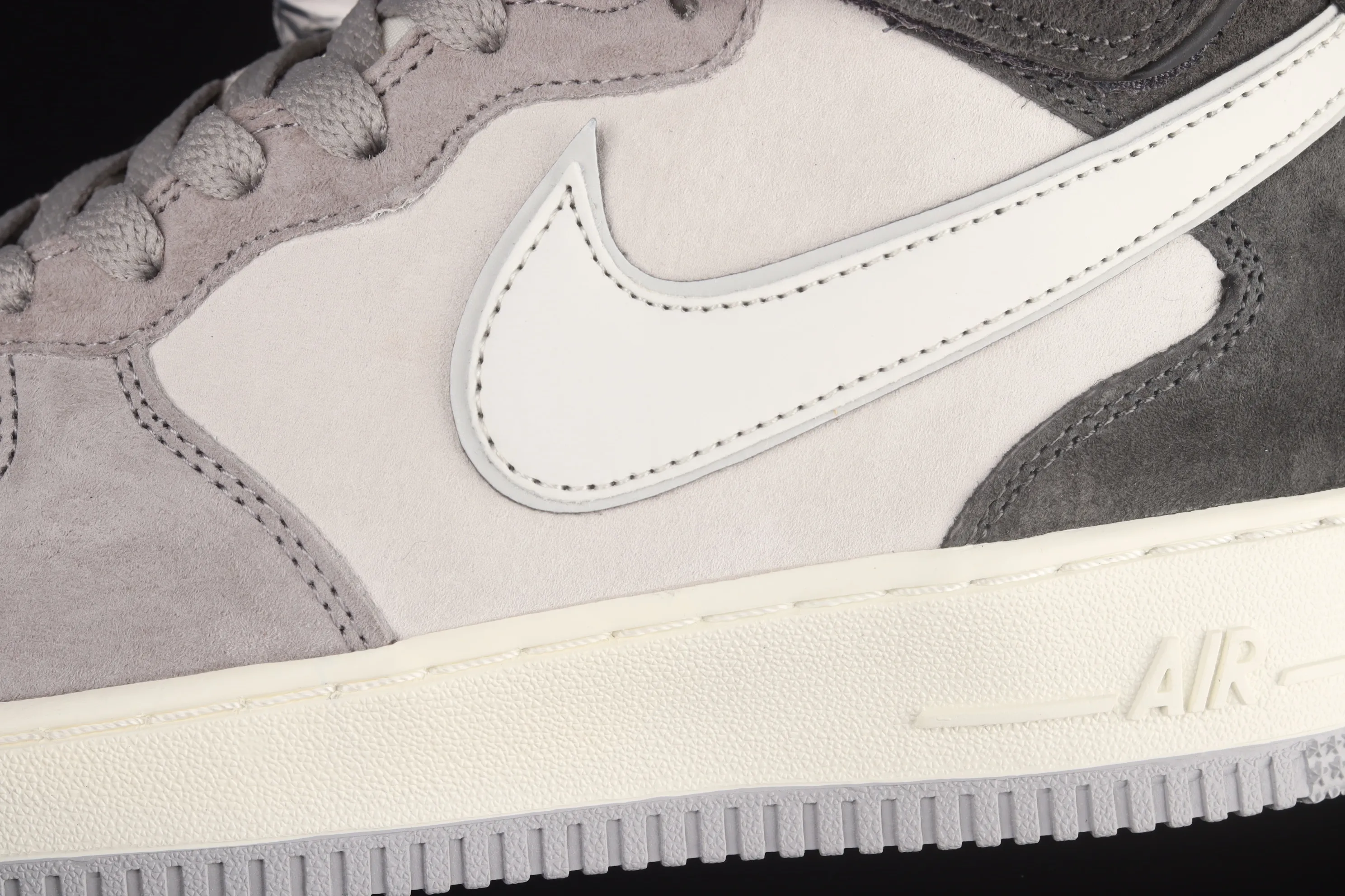 All categories Nk Air Force 1 Air Force series Nk Air Force 1 Mid Air Force mid-top Nk Air Force 1'07 Mid beige gray and black color Air Force 1 mid-top casual sneakers DG9158-616